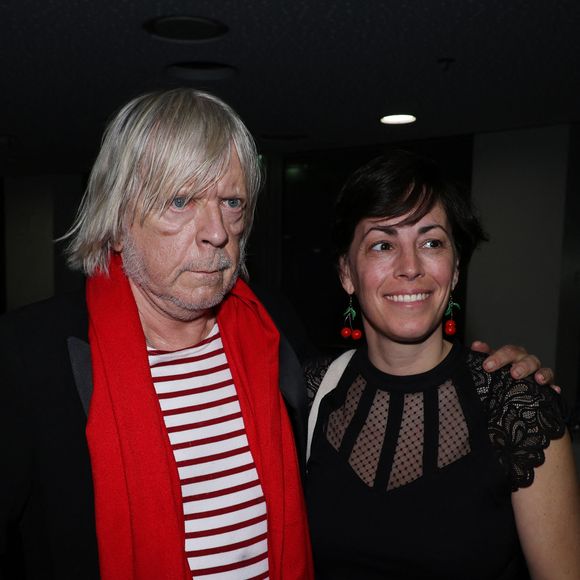 Et voilà que le chanteur de 72 ans dévoile ses nouvelles habitudes saines pour être en meilleure santé. 

Renaud (Séchan) et sa femme Cerise lors du "Hyper Week-end Festival" a Radio France, le 24 janvier 2025. 
© Denis Guignebourg / Bestimage