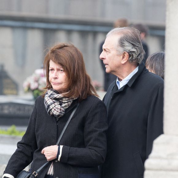 Roland Giraud et Claire Nadeau lors des obseques de Véronique Colucci au cimetière de Montrouge, Paris, France le 12 avril 2018. Photo ABACAPRESS.COM