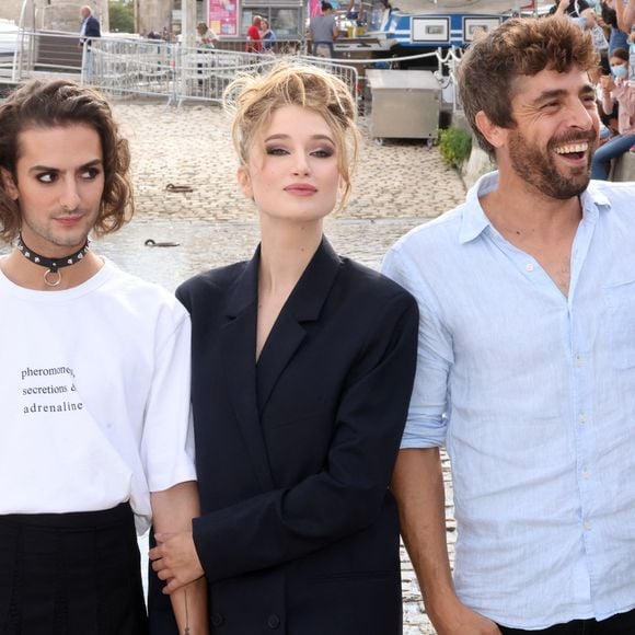 Clément Rémiens, Nicolas Anselmo, Catherine Davydzenka, Augustin Galliana et Vanessa Demouy de "Ici tout commence" - Festival de la Fiction de La Rochelle. Le 18 septembre 2021
© Jean-Marc Lhomer / Bestimage
