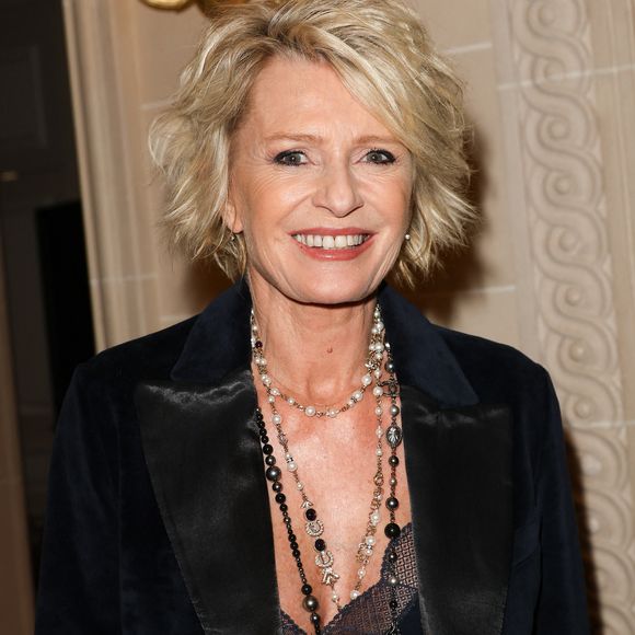 Sophie Davant est toujours chic et élégante.

Sophie Davant - Gala "Best Awards" à l'hôtel Georges V à Paris.  © Coadic Guirec / Bestimage