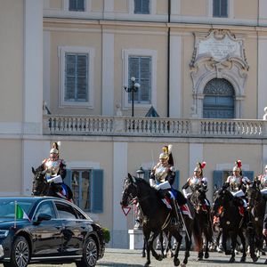 Le roi Charles III d'Angleterre et Camilla Parker Bowles, reine consort d'Angleterre, rencontrent le président Sergio Mattarella au Quirinale à Rome, en Italie, le 8 avril 2025. © Vannicelli/IPA via ZUMA Press/Bestimage