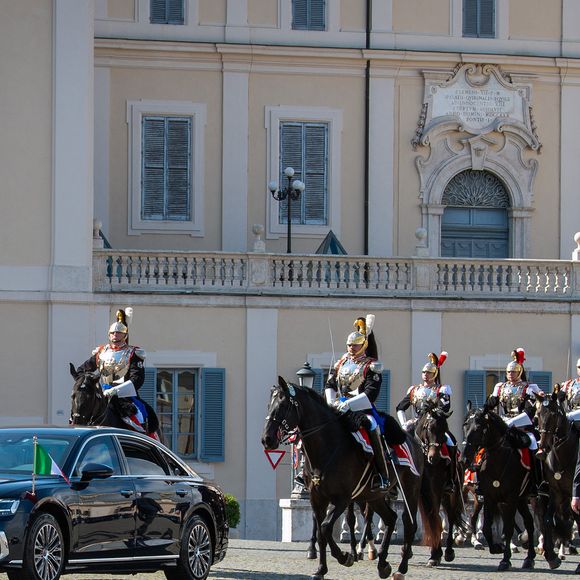 Le roi Charles III d'Angleterre et Camilla Parker Bowles, reine consort d'Angleterre, rencontrent le président Sergio Mattarella au Quirinale à Rome, en Italie, le 8 avril 2025. © Vannicelli/IPA via ZUMA Press/Bestimage