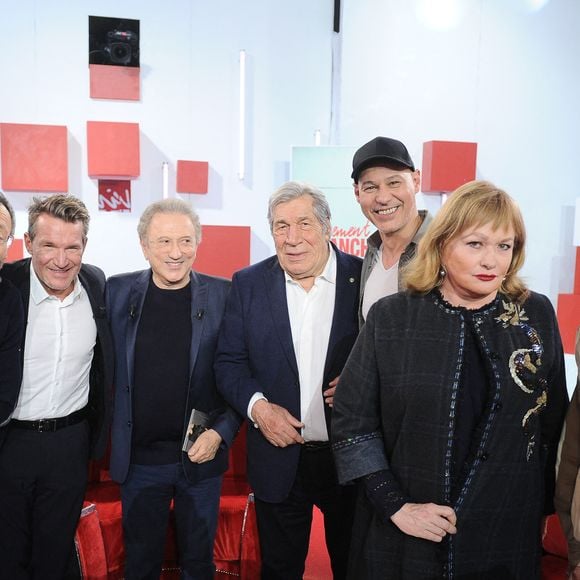 Jeanne Cherhal, Olivier Menard, Benjamin Castaldi, Michel Drucker, Emmanuel Cahunu, Gael Le Forestier, Catherine Jacob et Philippe Lellouche lors de l'enregistrement de l'émission "Vivement dimanche" au studio Rive Gauche, présentée par M.Drucker avec une diffusion sur France 3 le 8 mars 2026, à Paris, France, le 25 février 2026. © Guillaume Gaffiot/Bestimage