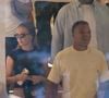 Le vendredi 23 octobre, le footballeur a partagé une publication de Netflix consacrée au film La Regenta, dans lequel sa compagne tient le rôle principal.

Kylian Mbappé et Ester Exposito font du shopping chez Jacquemus et Dior sur l'avenue Montaigne à Paris, en France, le 24 juillet 2026. Photo de Yehiel Chekroune/ABACAPRESS.COM