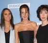 Avant de passer derrière la caméra, elle avait pourtant commencé par tenter sa chance en tant que comédienne, sans réellement trouver sa voie.

Jeanne Herry, Adèle Exarchopoulos et Sara Giraudeau - Avant-première du film "Garance" au cinéma Pathé Wepler à Paris. © Coadic Guirec/Bestimage