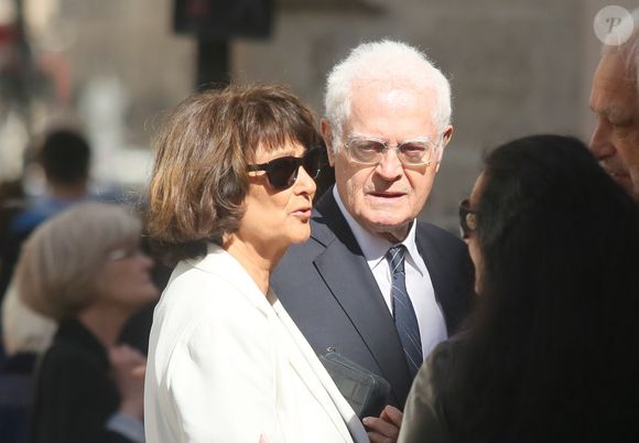 Lionel Jospin et sa femme Sylviane Agacinski - Obsèques de Jean-Marc Thibault en l'église Saint-Roch à Paris le 11 juin 2017.
Agence / Bestimage