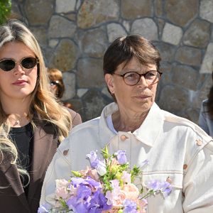 Leurs Altesses S.A.S. le Prince Albert II et la Princesse Charlène de Monaco, Leurs Altesses S.A.S. la Princesse Stéphanie de Monaco, Camille Gottlieb, Mélanie-Antoinette de Massy et Gareth Wittstock ont visité les nouveaux locaux de la SPA (Société pour la Protection des Animaux) monégasque, notamment plusieurs parcs pour chiens, dans la petite ville de Peille. Ils ont également inauguré une statue en hommage à la Princesse Antoinette, présidente de la SPA de Monaco lors de sa création en 1976. © Bruno Bebert/Bestimage