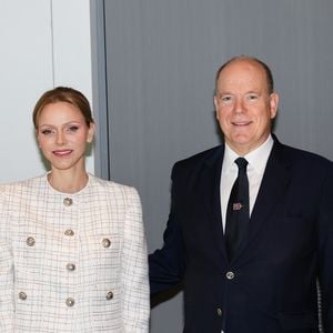Le prince Albert II de Monaco (Le prince Albert II de Monaco) et la princesse Charlène de Monaco (La princesse Charlène de Monaco) assistent au 75e anniversaire de l'Amicale des aines monégasques à l'hôtel Méridien de Monte-Carlo, Monaco, le 6 décembre 2025. © Jean-Charles Vinaj/Pool/Bestimage