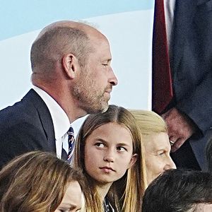 Le Prince de Galles et la Princesse Charlotte lors de la finale de l'UEFA Women's Euro 2025 au St. Jakob-Park à Bâle, Suisse. Date de la photo : dimanche 27 juillet 2025. ... Angleterre contre Espagne - UEFA Women's Euro 2025 - Finale - St Jakob Park ... 27-07-2025 ... Bâle ... Suisse ... Le crédit photo doit être lu comme suit : Peter Byrne/PA Wire. Numéro de référence unique : 81116973 ... Le crédit photo doit être lu comme suit : Peter Byrne/PA Wire : Peter Byrne/PA Wire. RESTRICTIONS : L'utilisation est soumise à des restrictions. Utilisation éditoriale uniquement, pas d'utilisation commerciale sans l'accord préalable du détenteur des droits.