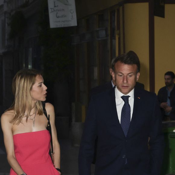 Tiphaine Auzière, le président Emmanuel Macron lors du vernissage de l'exposition de Danhôo à la galerie A2Z Art Gallery à Paris le 29 avril 2025.
© Jack Tribeca / Bestimage