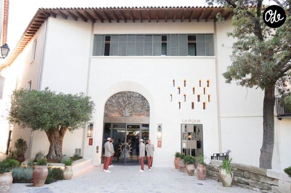 Patrick Bruel inaugure son hôtel cinq étoiles "L'Isle de Leos MGallery" à L'Isle-sur-la-Sorgue, France, le 23 septembre 2025. 
L’Isle de Leos Hôtel & Spa MGallery Collection . © Jack Tribeca / Bestimage