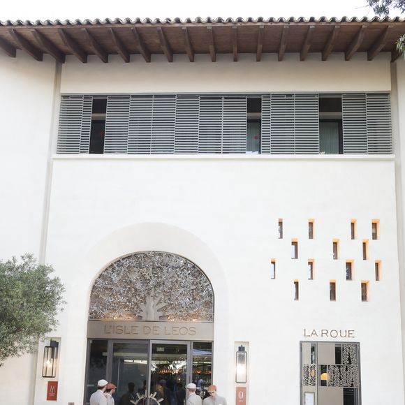 Patrick Bruel inaugure son hôtel cinq étoiles "L'Isle de Leos MGallery" à L'Isle-sur-la-Sorgue, France, le 23 septembre 2025. 
L’Isle de Leos Hôtel & Spa MGallery Collection . © Jack Tribeca / Bestimage