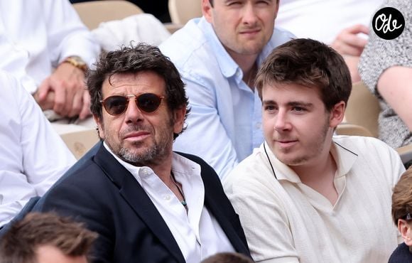 Le chanteur a en effet fait face à plusieurs accusations et est mis en examen depuis mi-juin dans quatre dossiers et placé sous le statut de témoin assisté dans quatre autres. 

Patrick Bruel et son fils Oscar dans les tribunes lors des Internationaux de France de Tennis de Roland Garros 2025. Paris, le 1er Juin 2025. © Dominique Jacovides/Bestimage