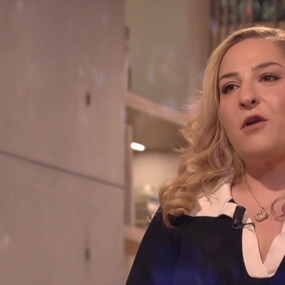 Marilou Berry invitée sur le plateau "En Aparté" le 8 avril 2025, la comédienne se livre sur sa maman Josiane Balasko.
