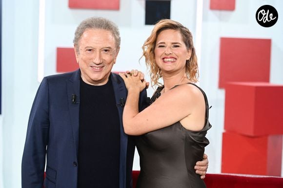 Michel Drucker et Élodie Poux lors de l'enregistrement de l'émission "Vivement dimanche" à Paris, France, le 9 septembre 2025 et diffusée le 2 novembre 2025 sur France 3.

© Guillaume Gaffiot/Bestimage