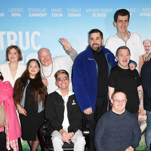 Clovis Cornillac, Alice Belaïdi, Marie Colin, Céline Groussard, Mayane Sarah El Baze, Ludovic Boul, Artus, Thibaut Conan, Arnaud Toupense, Marc Riso, Boris Pitoëff, Sofian Ribes, Benjamin Vandewalle et Gad Abecassis - Avant-Première du film "Un p'tit truc en plus" au cinema UGC Normandie à Paris le 25 avril 2024. © Coadic Guirec/Bestimage