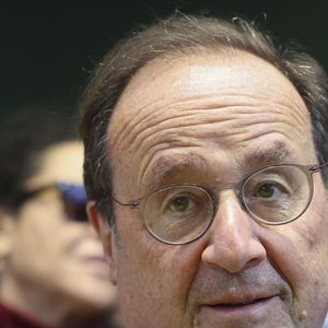 Francois Hollande dans les allées de la 62ème édition du Salon international de l'agriculture (SIA) à Paris Expo Porte de Versailles, à Paris, France, le 23 février 2026. © Michael Baucher/PsnewZ/Bestimage