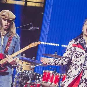 Exclusif - Catherine Ringer et son fils Raoul Chichin - Scène - Enregistrement de l'émission "Tous ensemble pour la musique" pour la fête de la musique 2020 à l'AccorHotels Arena à Paris le 17 juin 2020. © Cyril Moreau / Veeren Ramsamy / Bestimage