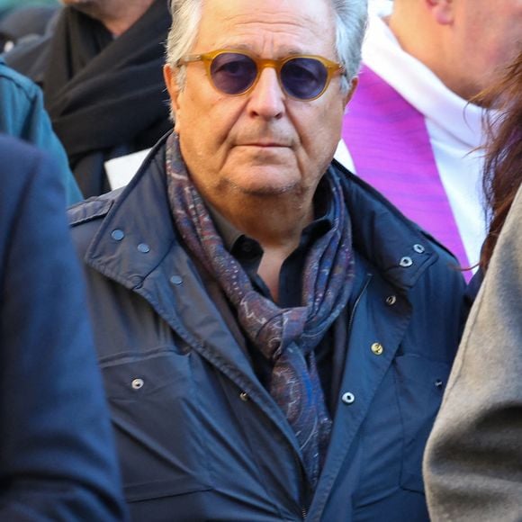 Comment les séparer, ces amis de jeunesse qui ont tant faire rire les Français. 



Christian Clavier - Sortie des Obsèques de Michel Blanc en l'église Saint-Eustache à Paris, le 10 octobre 2024. 
© Moreau / Jacovides / Bestimage