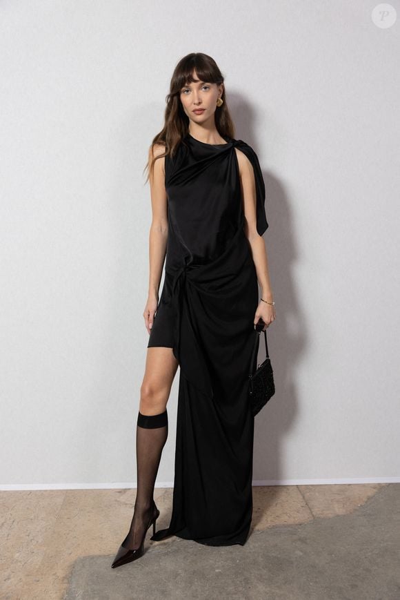 Ari Lou Fournier au photocall du défilé Vaillant Collection Femme Prêt-à-Porter Automne/Hiver 2026-2027 lors de la Fashion Week de Paris (PFW) au palais de Tokyo, à Paris, France, le 6 mars 2026. © Julien Sarkissian/Bestimage