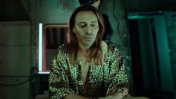 Bob Sinclar met fin au mystère sur son visage transformé, on a enfin une explication !