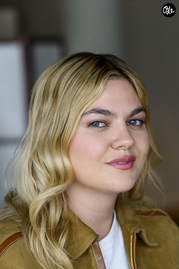 Portrait de la chanteuse française Louane (Louane Emera) lors du plus grand et du plus attendu des événements promotionnels de l'Eurovision à l'AFAS Live d'Amsterdam. Amsterdam, Pays-Bas, le 5 avril 2025. Photo de Bruno Press/ABACAPRESS.COM