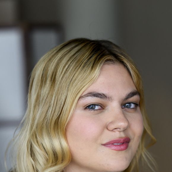 Portrait de la chanteuse française Louane (Louane Emera) lors du plus grand et du plus attendu des événements promotionnels de l'Eurovision à l'AFAS Live d'Amsterdam. Amsterdam, Pays-Bas, le 5 avril 2025. Photo de Bruno Press/ABACAPRESS.COM