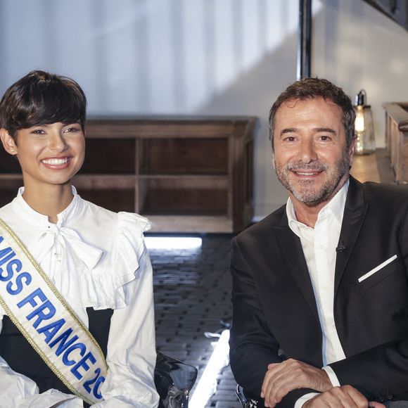 Exclusif - Eve Gilles, Bernard Montiel - Enregistrement de l'émission "Animaux Stars", présentée par B.Montiel et diffusée le 7 décembre sur Animaux TV. Le 23 septembre 2024
© Jack Tribeca / Bestimage