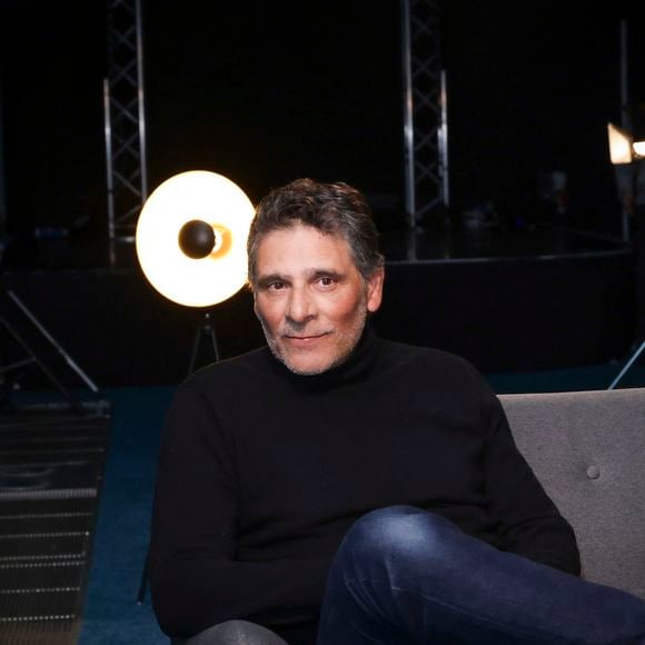 c'est Pascal Elbé qui sera l'invité de 

Exclusif - Pascal Elbé pendant l’enregistrement d’Olympiascope, à l’Olympia, présenté par B.Montiel et diffusée le 28 avril 2025 sur Olympia TV, à l’Olympia à Paris, France. © Jack Tribeca/Bestimage