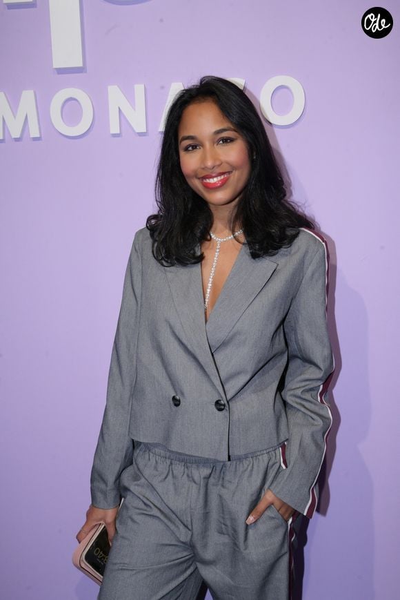 Après plusieurs épreuves personnelles depuis son sacre, elle assure aujourd’hui être sur "une dynamique très positive".

Clémence Botino (Miss France 2020) - Photocall de la soirée d'inauguration du pop up store "APM Monaco" à la galerie Joseph à Paris, le 25 février 2026.
© Rachid Bellak/Bestimage