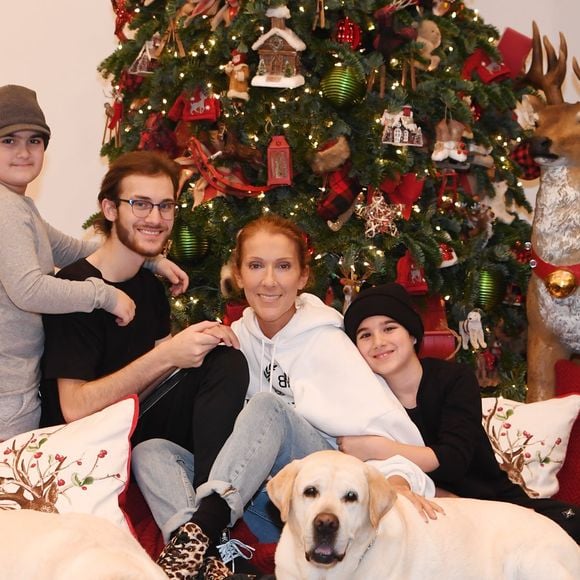 Céline Dion avec ses trois fils. Photo : Facebook/Céline Dion