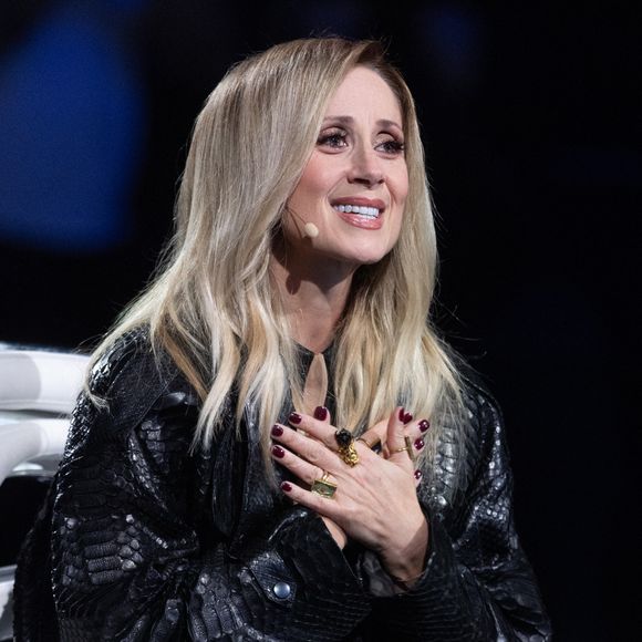 Exclusif - Lara Fabian lors de l'enregistrement de l'émission "La chanson secrète N°14", présentée par Nikos Aliagas et diffusée le 26 décembre sur TF1, à Paris le 9 décembre 2025. © Jacovides-Moreau/Bestimage