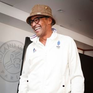 Cette arrivée récente a coïncidé de manière poétique avec la naissance du bébé de son fils aîné Joakim.
Yannick Noah, lors de la présentation du projet Para Tennis de la Fédération Française de Tennis, à Roland-Garros, Paris, le 21 janvier 2026.
© Jack Tribeca / Bestimage