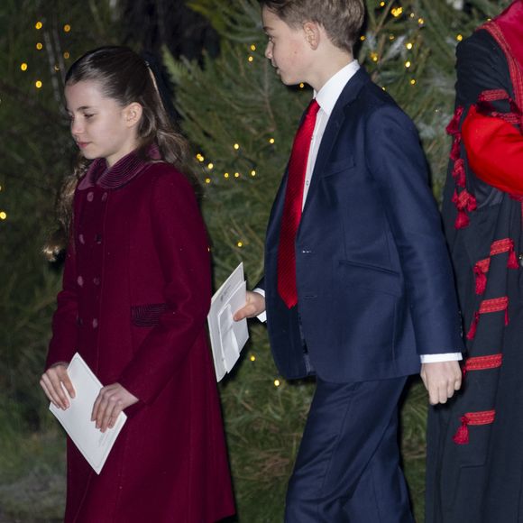 son frère prince George deviendra "prince de Galles".

La princesse Charlotte de Galles, Le prince George de Galles - La famille royale d'Angleterre assiste à la messe "Together At Christmas Carol" à l'abbaye de Westminster à Londres, Royaume-Uni le 6 Décembre, 2024

photo : GOFF INF / BESTIMAGE