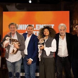 Exclusif - Bernard Montiel, Raphaël Mezrah, Oli. avec Charles Berling et Charles Edouard Fusari invités, Olivia Juriste et Sylvain Vétérinaire sur plateau de l'émission "Animalement Vôtre" présentée par Bernard Montiel et diffusée le XXX sur France 3, à Paris, France, le 12 janvier 2026. © Julien Sarkissian/Bestimage