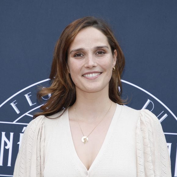 Camille Lou - Photocall et cérémonie de clôture de la 2ème édition du Festival du cinéma français et gastronomie à Aix les Bains le 10 juin 2023.

© Denis Guignebourg / Bestimage