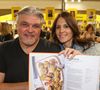 "Accepter que ton mari passe devant 10 places libres avant de choisir la bonne"

David Douillet et sa femme Vanessa Douillet au 20ème Festival du Livre gourmand au Théâtre de Périgueux, le 15 novembre 2025. ©Jean-Marc LHOMER/Bestimage.