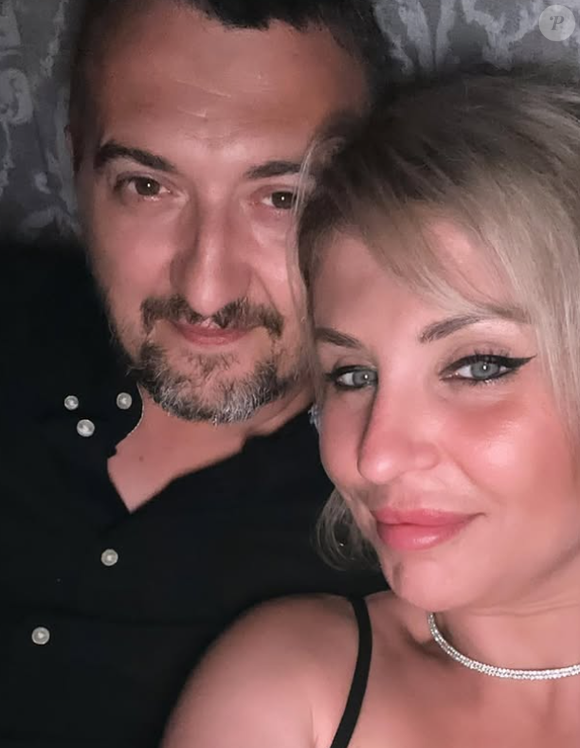 Amandine Pellissard, révélé dans "Familles nombreuses", est maman de neuf enfants avec son époux Alexandre.