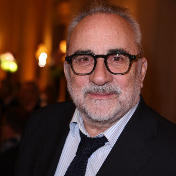 "Sa mort m’a attristé car je ne m’y attendais pas du tout, je ne savais pas qu’elle était malade", a-t-il confié.

Antoine Dulery assiste au 7ème gala photo des Stéthos d'Or à Paris, France, le 16 février 2026. Photo par Jerome Domine/ABACAPRESS.COM