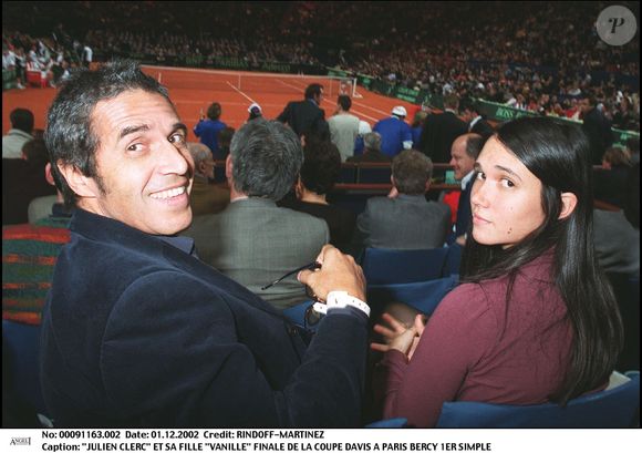 Julien Clerc avec sa fille Jeanne Herry à la finale de la Coupe David à Paris le  1er décembre 2002. © RINDOFF-MARTINEZ / BESTIMAGE