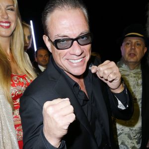 Jean-Claude Van Damme est au coeur d'une sale affaire. 

Jean-Claude Van Damme -  Interieur de la soiree de Grisogono a l'Eden Roc au Cap d'Antibes lors du 66eme festival du film de Cannes. 
Borde / Jacovides / Junior / Bestimage