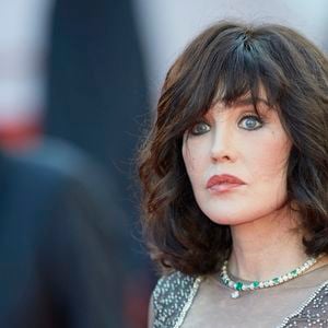 Isabelle Adjani est à l’affiche de "Soleil Noir", une série Netflix disponible le 9 juillet. 

Isabelle Adjani - Montée des marches du film « De son vivant » lors du 74ème Festival International du Film de Cannes.
© Borde-Jacovides-Moreau / Bestimage