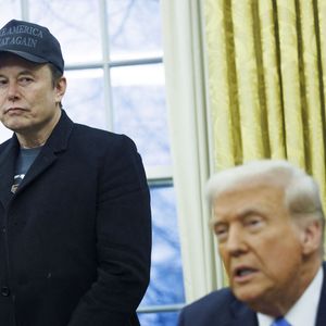 Ces derniers mois, l'homme d'affaires était sur tous les fronts pour soutenir Donald Trump durant sa campagne présidentielle. Depuis la victoire écrasante du Républicain face à Kamala Harris, le père de famille semble avoir de nouvelles et grandes ambitions


Le président Donald Trump et Elon Musk, accompagné de son fils X, donnent une conférence de presse pour défendre les premières coupes budgétaires du Department of Government Efficiency (DOGE) dirigé par le patron de Space X et Tesla.
Washington, le 11 février 2025. (Photo Press Service / BESTIMAGE).