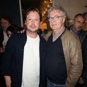Exclusif - Davy Sardou et Dominique Besnehard lors de la générale de la pièce "Amis pour la vie" au théâtre de l'Oeuvre à Paris le 24 avril 2025. La représentation est suivie d'un cocktail.

© Coadic Guirec / Bestimage