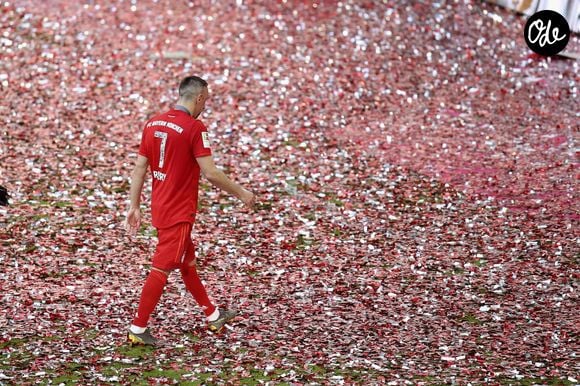 Franck Ribéry célèbre le titre de champion d'allemagne et son dernier match sous les couleurs du Bayern de Munich le 18 mai 2019.

© Panoramic / Bestimage