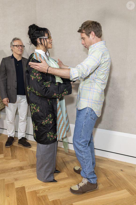 Rihanna (enceinte) et le designer DIOR Jonathan Anderson au Greeting au défilé DIOR de la mode homme Printemps/Été 2026 dans le cadre de la Fashion Week de Paris à l'Hôtel National des Invalides, Place Vauban, à Paris, France, le 27 juin 2025. © Olivier Borde/Bestimage