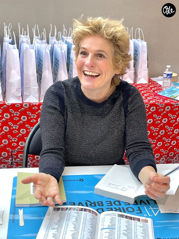 Ainsi, pour ce nouveau chapitre, elle a "investi une vieille maison de plus de 200 ans". 

Maureen Dor lors de la 41ème Foire du Livre de Brive dans La Halle Brassens, à Brive-la-Gaillarde, France, le 11 novembre 2023. © Fabien Faure/Bestimage
