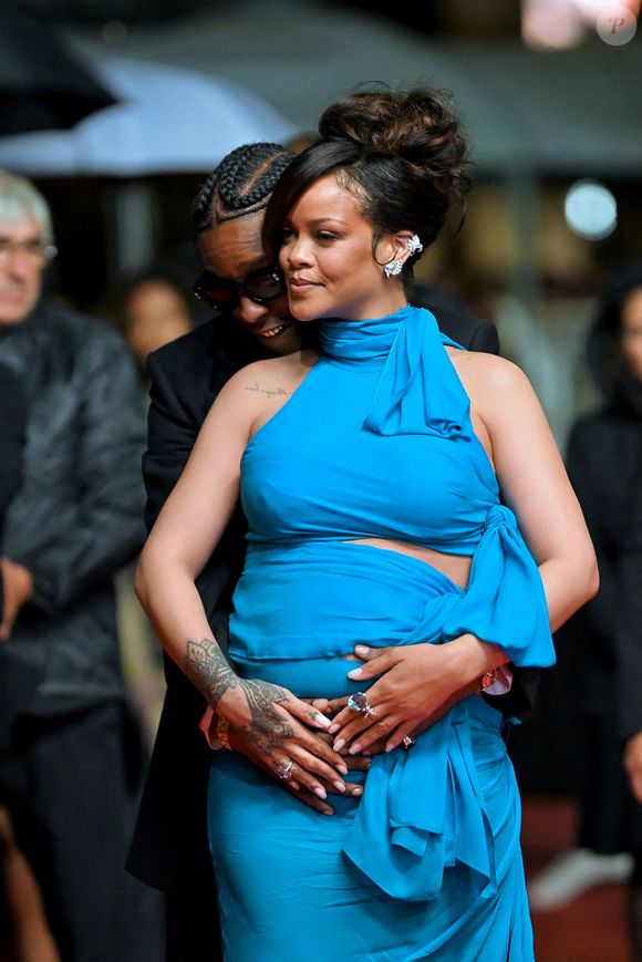 Rihanna et ASAP Rocky assistent au tapis rouge de Highest 2 Lowest lors de la 78e édition du Festival de Cannes au Palais des Festivals le 19 mai 2025 à Cannes, France. Photo by Franck Castel/ABACAPRESS.COM