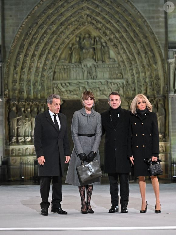 Emmanuel Macron et Brigitte Macron accueillent Nicolas Sarkozy et Carla Bruni pour la réouverture de Notre-Dame le 7 décembre 2024 à Paris. © Eliot Blondet/Pool/Bestimage