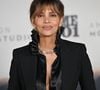 Pour commencer, la star refuse d'obéir aux diktats de la jeunesse éternelle imposés par la société et encore plus par Hollywood.

Halle Berry - Première du film "Crime 101" à Los Angeles, le 10 février 2026.

© Bestimage